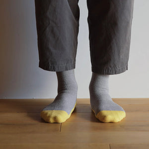 NISHIGUCHI KUTSUSHITA : wool pile trail socks - Grey