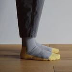 Load image into Gallery viewer, NISHIGUCHI KUTSUSHITA : wool pile trail socks - Grey
