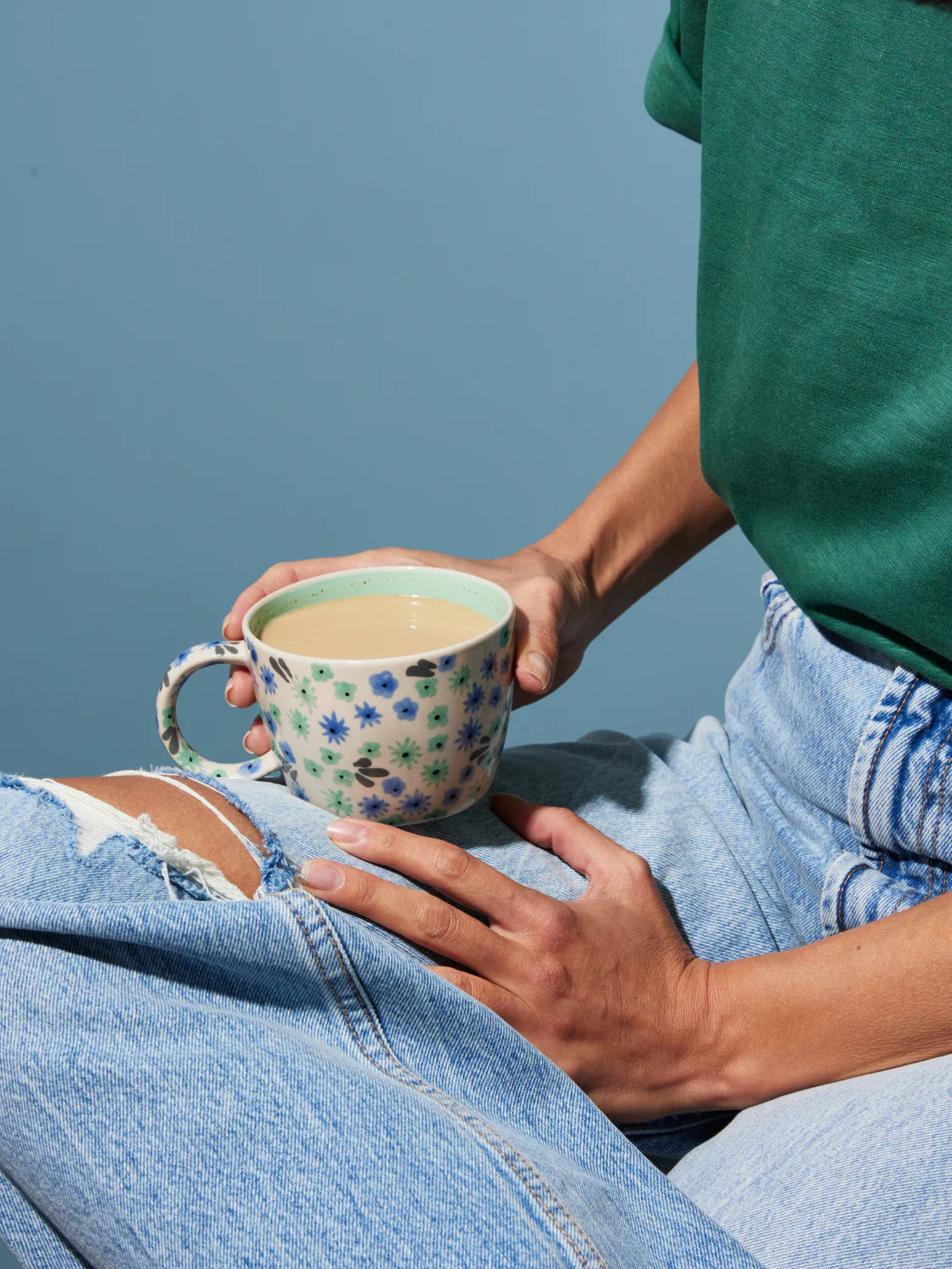 JONES & CO - DITSY PERIWINKLE MUG