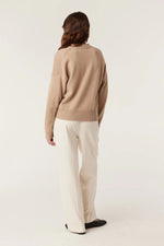 Load image into Gallery viewer, Cable Cashwool V Jumper Camel
