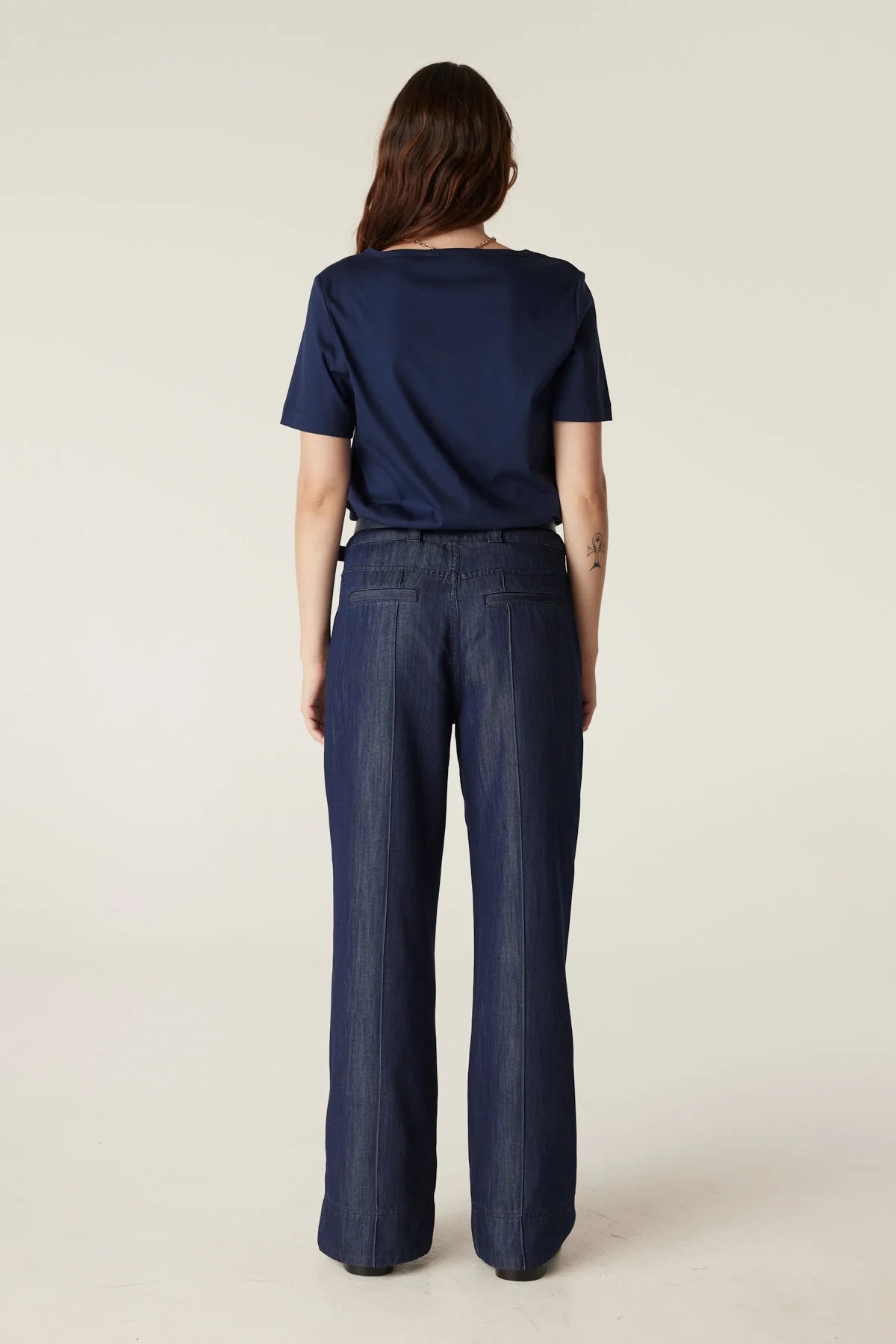 Pima V Neck Tee | Navy