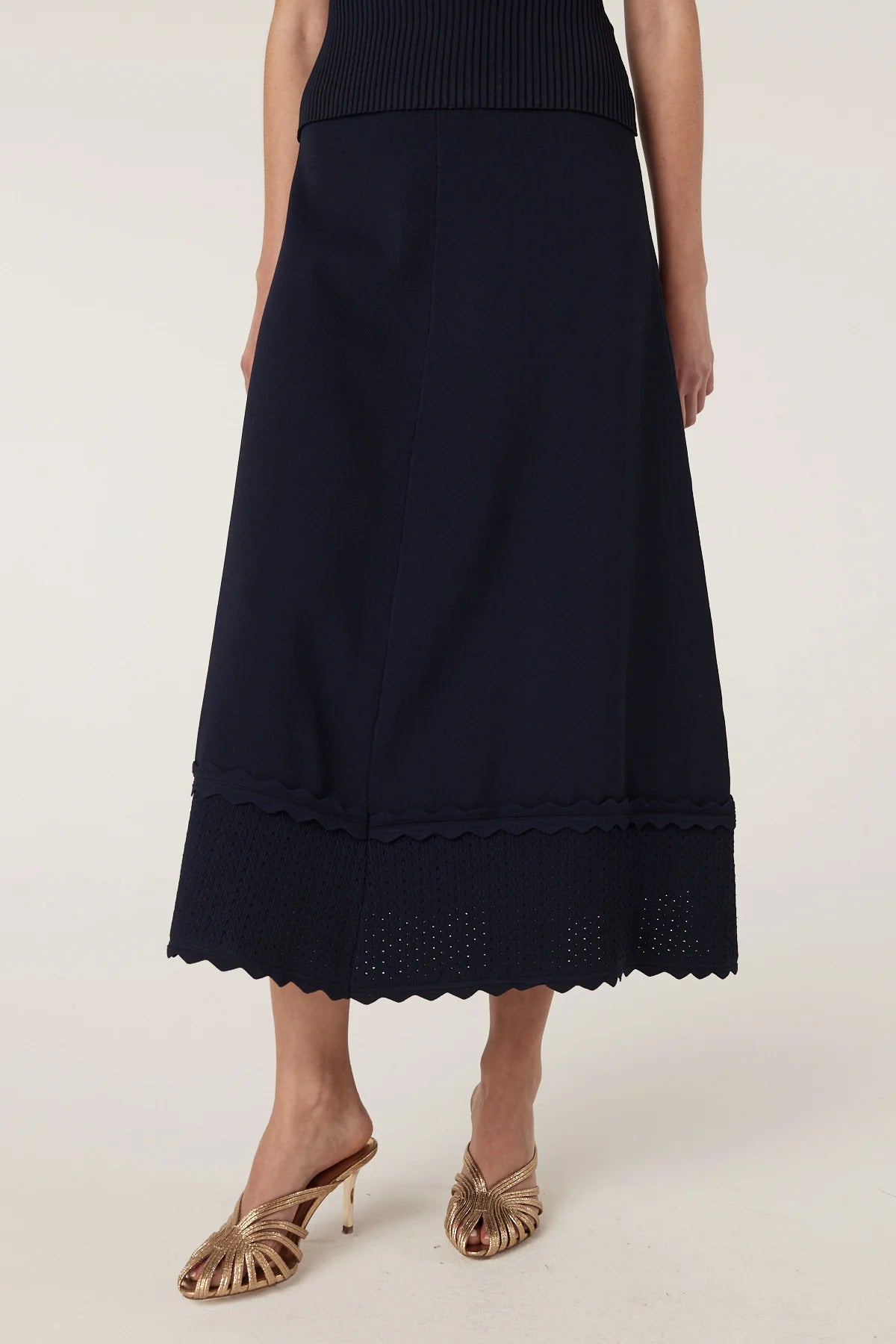 Villa Crepe Knit Scallop Skirt Navy
