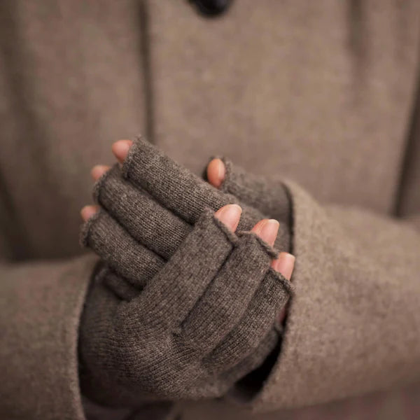 NISHIGUCHI KUTSUSHITA : teni merino wool gloves - Navy