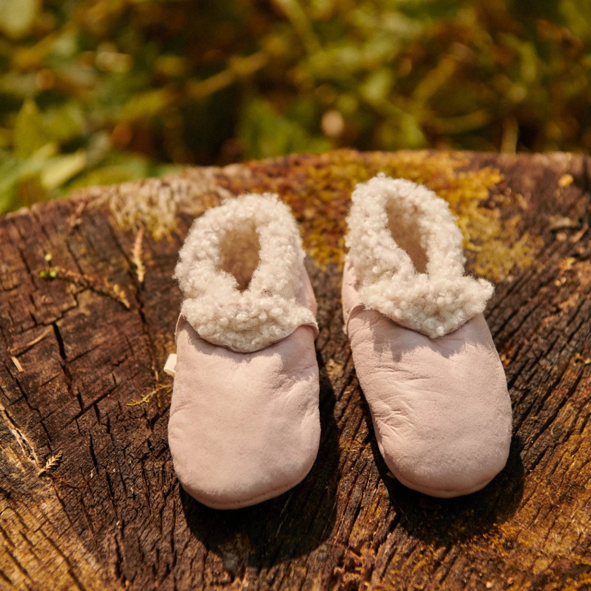 NATURE BABY - LAMBSKIN BOOTIES - Rose Bud